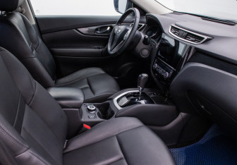 Подержанный автомобиль Nissan X-Trail 2017 года (9 фото)