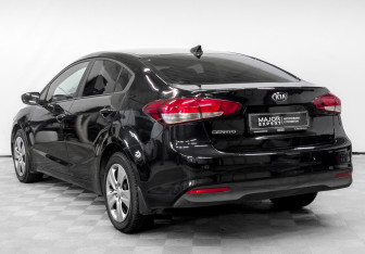Подержанный автомобиль Kia Cerato Sedan 2019 года (7 фото)