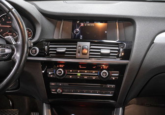 Подержанный автомобиль BMW X4 2017 года (15 фото)