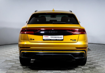 Подержанный автомобиль Audi Q8 2019 года (6 фото)