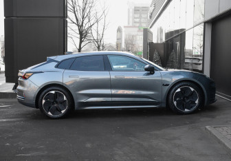 Подержанный автомобиль Zeekr 001 2022 года (4 фото)