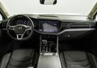 Подержанный автомобиль Volkswagen Touareg 2019 года (14 фото)