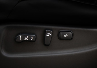 Подержанный автомобиль Infiniti QX80 2014 года (20 фото)