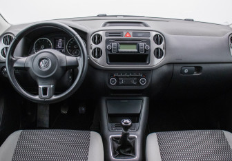 Подержанный автомобиль Volkswagen Tiguan 2011 года (13 фото)