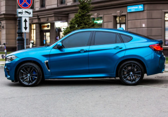 Подержанный автомобиль BMW X6 M 2016 года (8 фото)
