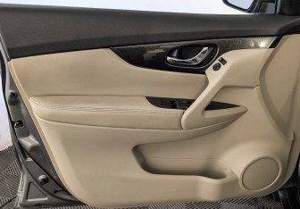 Подержанный автомобиль Nissan X-Trail 2018 года (19 фото)