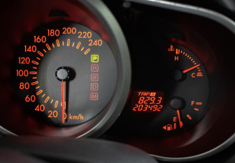 Подержанный автомобиль Mazda CX-7 2008 года (12 фото)