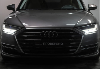Подержанный автомобиль Audi A8 2019 года (35 фото)