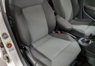 Подержанный автомобиль Volkswagen Polo Hatchback 2011 года (19 фото)