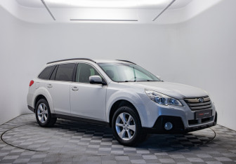 Подержанный автомобиль Subaru Outback Wagon 2012 года (3 фото)