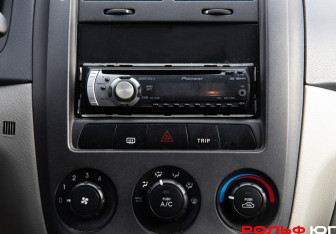 Подержанный автомобиль Kia Cerato Hatchback 2007 года (13 фото)