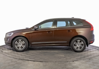 Подержанный автомобиль Volvo XC60 2015 года (8 фото)