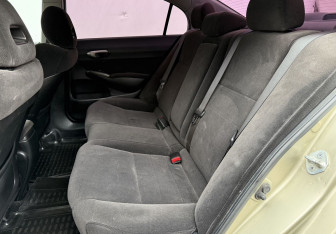 Подержанный автомобиль Honda Civic Sedan 2007 года (11 фото)