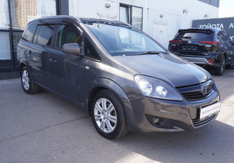 Подержанный автомобиль Opel Zafira Compactvan 2012 года (3 фото)