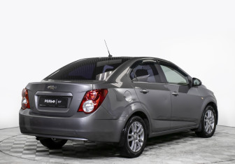 Подержанный автомобиль Chevrolet Aveo Sedan 2012 года (5 фото)