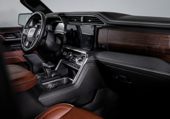 Подержанный автомобиль GMC Sierra 2024 года (9 фото)