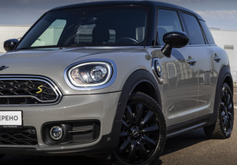 Подержанный автомобиль MINI Countryman 2020 года (2 фото)