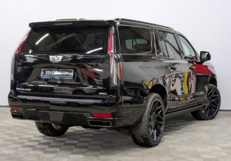 Подержанный автомобиль Cadillac Escalade Suv 2021 года (5 фото)