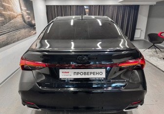Подержанный автомобиль Toyota Avalon 2022 года (5 фото)