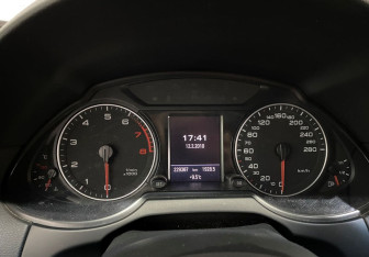 Подержанный автомобиль Audi Q5 2010 года (12 фото)