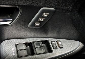 Подержанный автомобиль Toyota Venza 2014 года (22 фото)