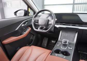 Подержанный автомобиль Omoda C5 2022 года (13 фото)