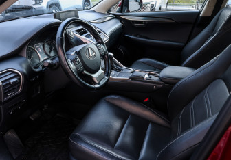 Подержанный автомобиль Lexus NX 2017 года (15 фото)