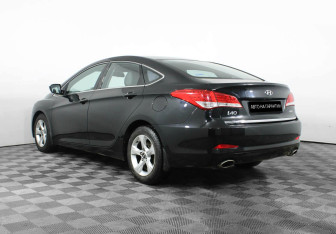 Подержанный автомобиль Hyundai i40 Sedan 2013 года (3 фото)