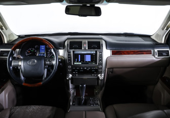 Подержанный автомобиль Lexus GX 2010 года (18 фото)