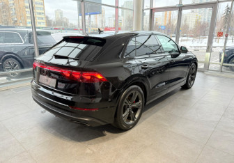 Новый Audi Q8 2024 (4 фото)