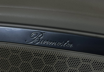 Подержанный автомобиль Porsche Cayenne 2012 года (23 фото)