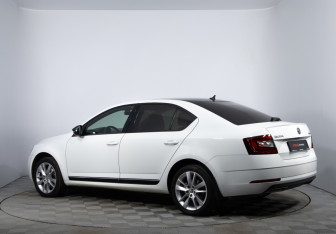 Подержанный автомобиль Skoda Octavia Liftback 2017 года (7 фото)