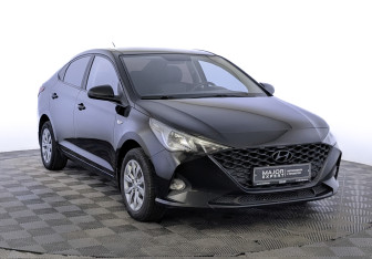 Подержанный автомобиль Hyundai Solaris Sedan 2021 года (3 фото)