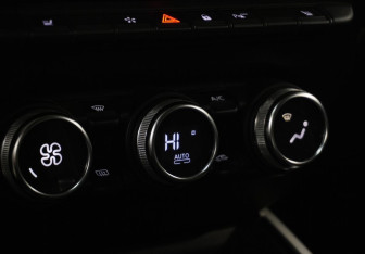 Подержанный автомобиль Renault Arkana 2022 года (16 фото)