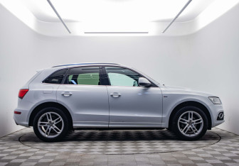 Подержанный автомобиль Audi Q5 2013 года (4 фото)