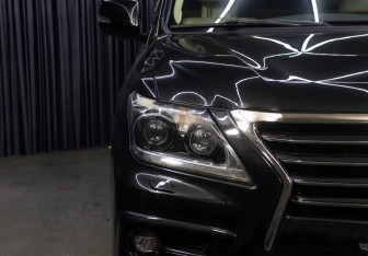 Подержанный автомобиль Lexus LX 2015 года (25 фото)