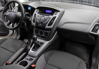 Подержанный автомобиль Ford Focus Wagon 2012 года (10 фото)