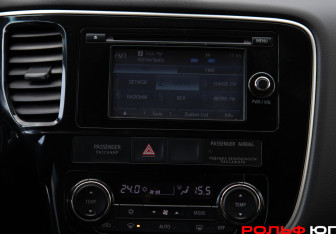 Подержанный автомобиль Mitsubishi Outlander 2014 года (18 фото)