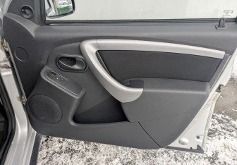 Подержанный автомобиль Renault Duster 2013 года (24 фото)