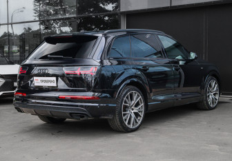 Подержанный автомобиль Audi Q7 2019 года (4 фото)
