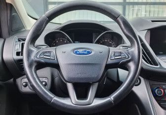 Подержанный автомобиль Ford Kuga 2018 года (15 фото)