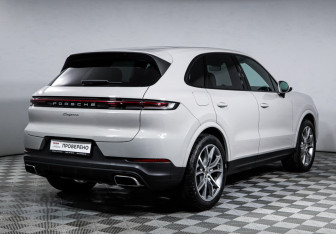Подержанный автомобиль Porsche Cayenne 2024 года (5 фото)