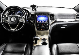 Подержанный автомобиль Jeep Grand Cherokee 2013 года (11 фото)