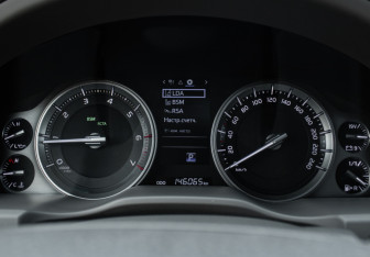 Подержанный автомобиль Toyota Land Cruiser Suv 2020 года (9 фото)