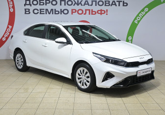 Подержанный автомобиль Kia Cerato Sedan 2022 года (3 фото)