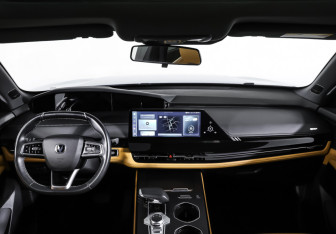 Подержанный автомобиль Changan UNI-K 2023 года (17 фото)