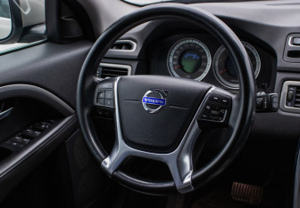 Подержанный автомобиль Volvo XC70 2012 года (15 фото)