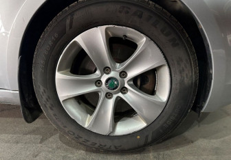 Подержанный автомобиль Skoda Octavia Liftback 2013 года (19 фото)
