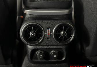 Подержанный автомобиль Kia Stinger 2018 года (15 фото)