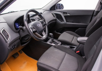 Подержанный автомобиль Hyundai Creta 2018 года (10 фото)